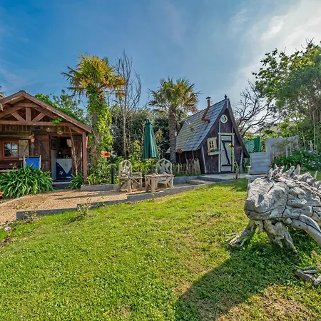 Chalet Avec Jardin Vue 100m *